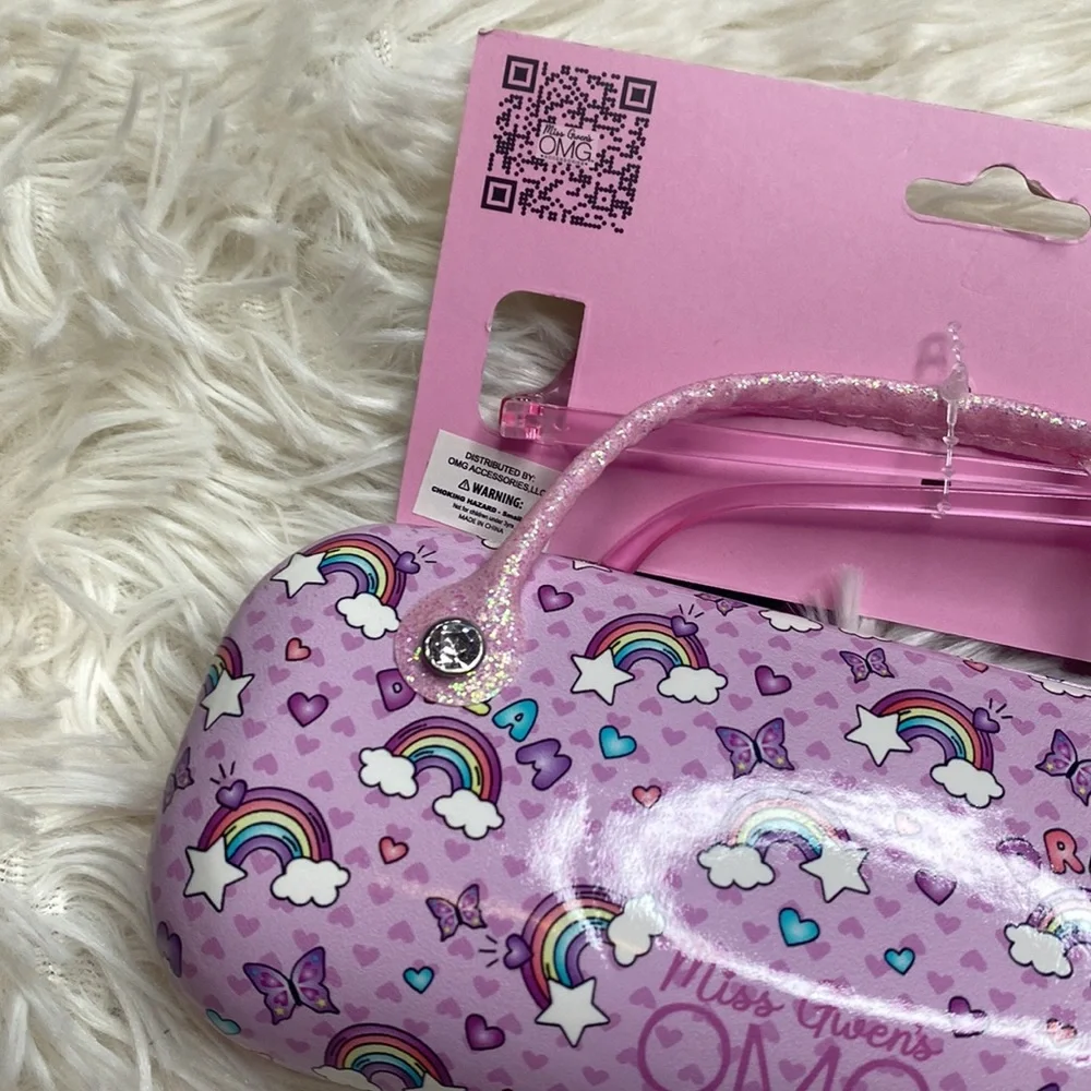 Miss Gwen’s OMG Accessories Pink Heart Sunglasses Hard Case Set